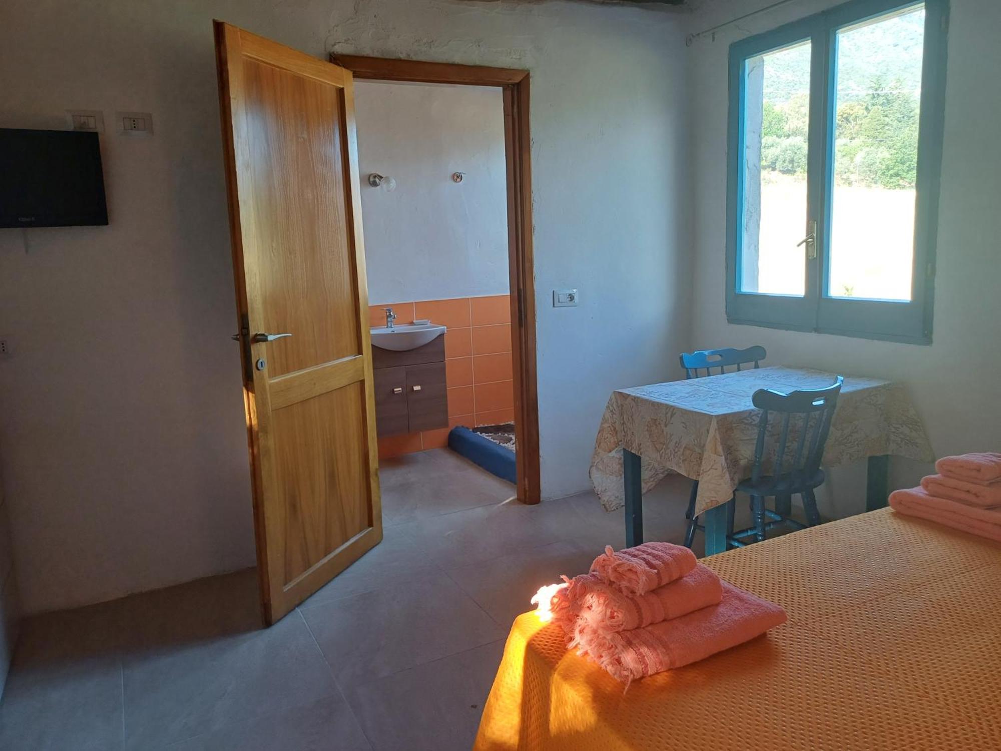 Sole In Ogliastra Bed and Breakfast Jerzu Rum bild